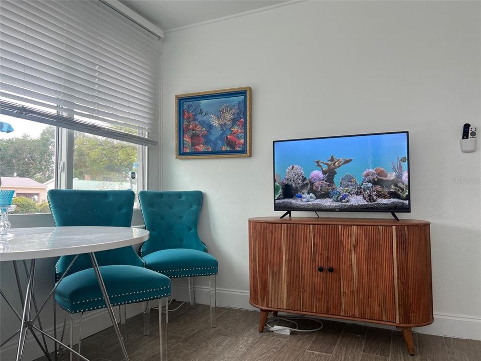 For Sale: $600,000 (3 beds, 2 baths, 1300 Square Feet)