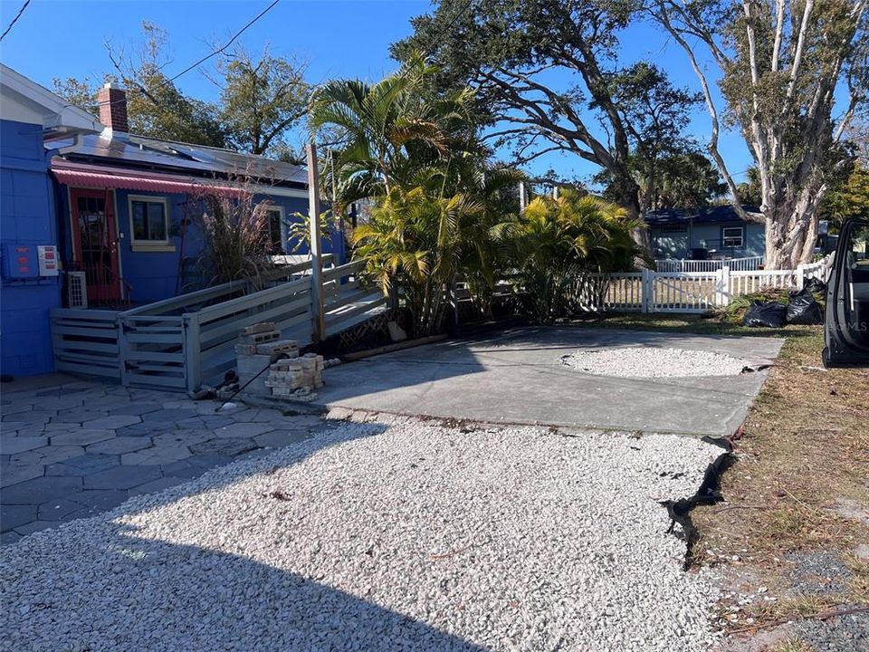 For Sale: $600,000 (3 beds, 2 baths, 1300 Square Feet)