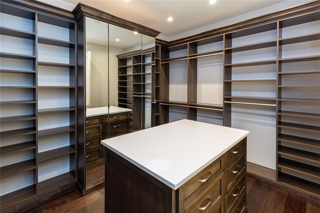 En Venta: $3,150,000 (3 camas, 3 baños, 3244 Pies cuadrados)