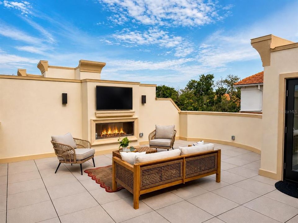 En Venta: $3,150,000 (3 camas, 3 baños, 3244 Pies cuadrados)
