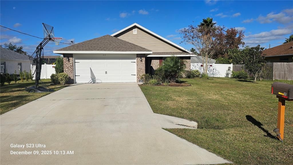 For Rent: $1,800 (3 beds, 2 baths, 1360 Square Feet)
