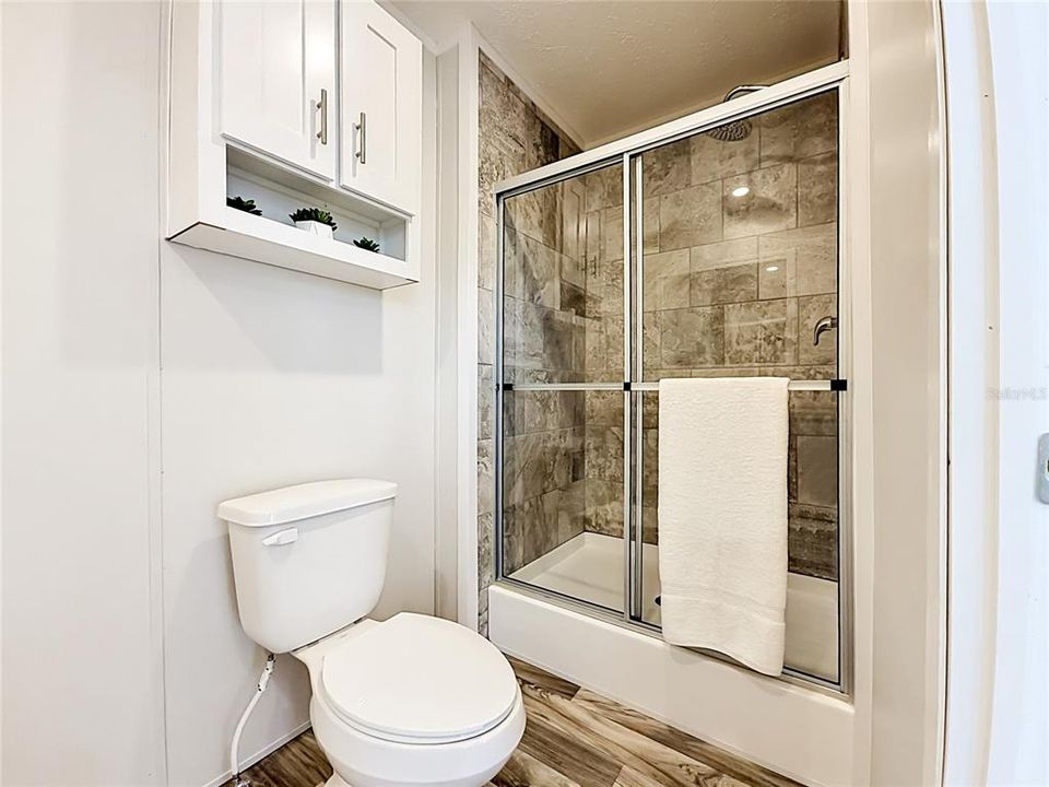 For Sale: $199,900 (2 beds, 2 baths, 840 Square Feet)