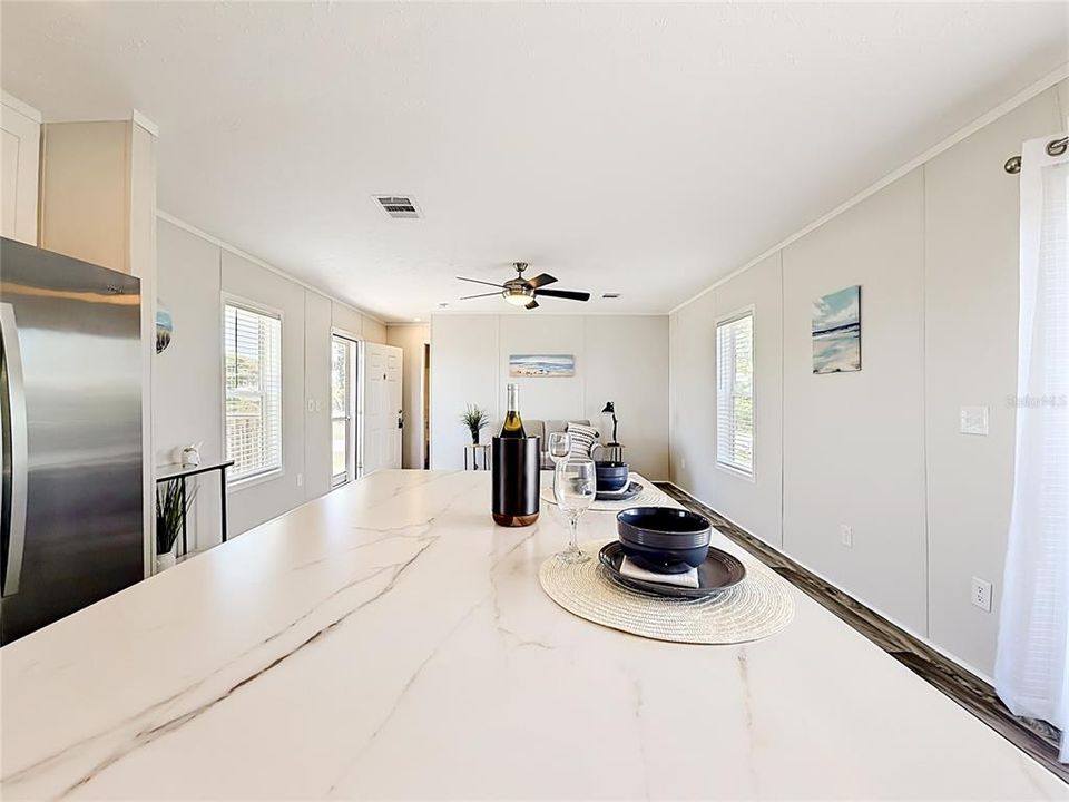For Sale: $199,900 (2 beds, 2 baths, 840 Square Feet)