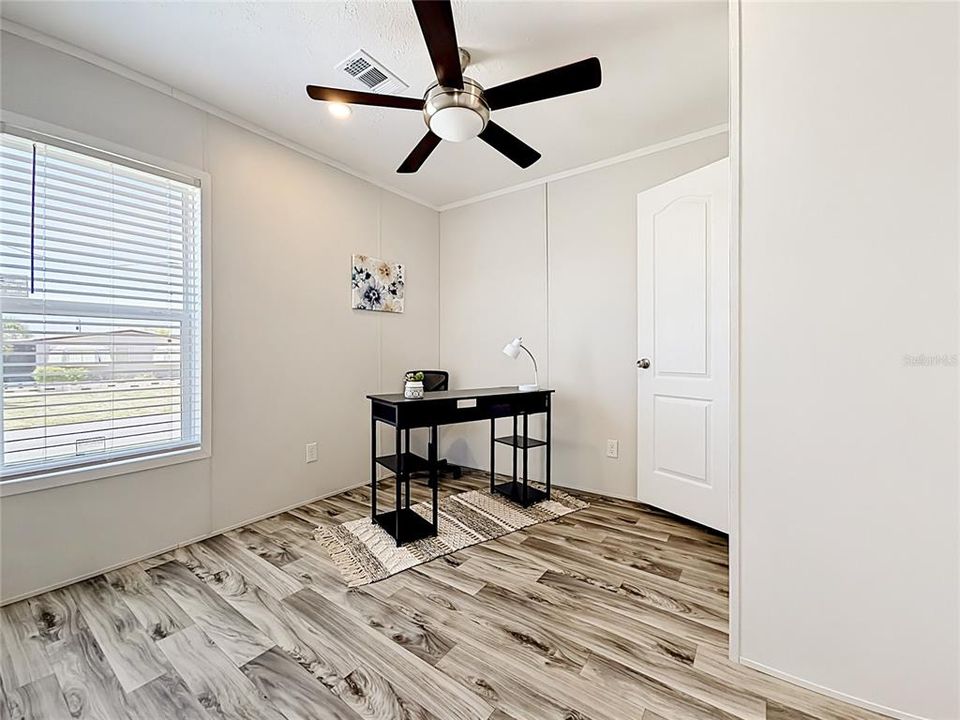 For Sale: $199,900 (2 beds, 2 baths, 840 Square Feet)