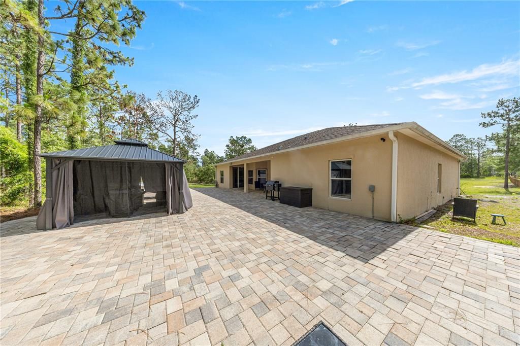 En Venta: $399,000 (4 camas, 2 baños, 2187 Pies cuadrados)