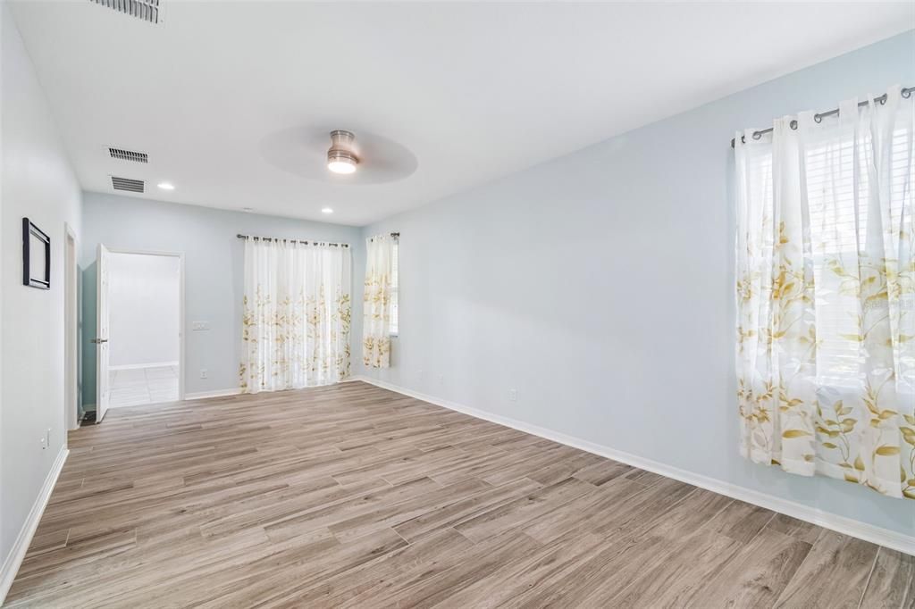В аренду: $4,200 (4 спален, 3 ванн, 2988 Квадратных фут)