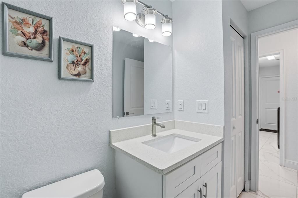 En Venta: $335,000 (3 camas, 2 baños, 1377 Pies cuadrados)