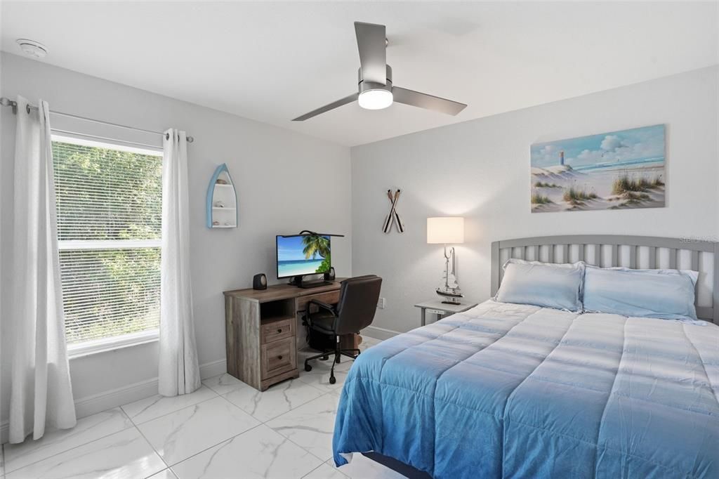 En Venta: $335,000 (3 camas, 2 baños, 1377 Pies cuadrados)