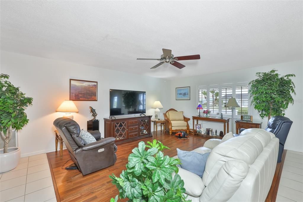 For Sale: $339,000 (2 beds, 2 baths, 1811 Square Feet)