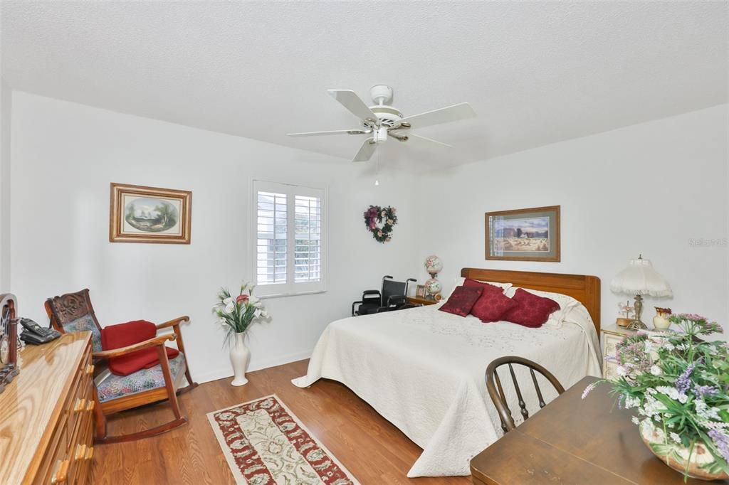 For Sale: $339,000 (2 beds, 2 baths, 1811 Square Feet)