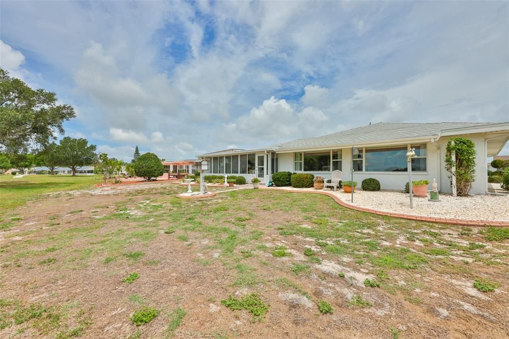 For Sale: $339,000 (2 beds, 2 baths, 1811 Square Feet)