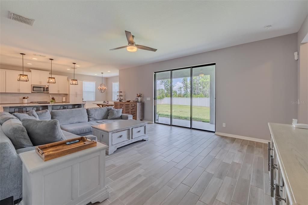 For Sale: $789,000 (5 beds, 3 baths, 3292 Square Feet)