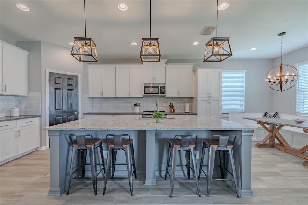 For Sale: $789,000 (5 beds, 3 baths, 3292 Square Feet)