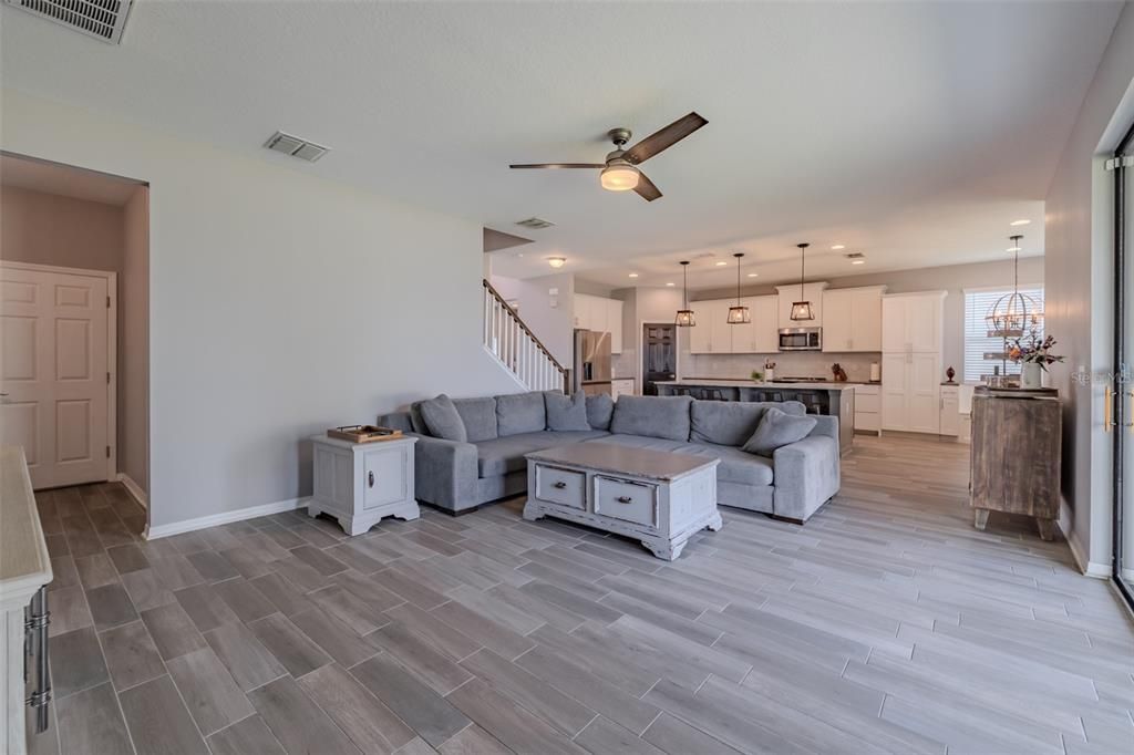 For Sale: $789,000 (5 beds, 3 baths, 3292 Square Feet)