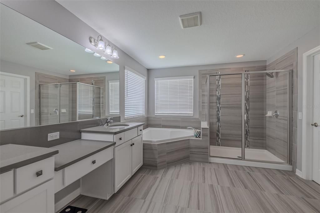 For Sale: $789,000 (5 beds, 3 baths, 3292 Square Feet)