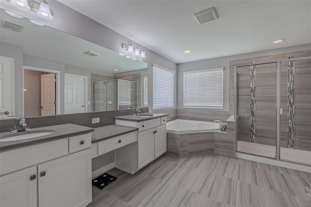 For Sale: $789,000 (5 beds, 3 baths, 3292 Square Feet)