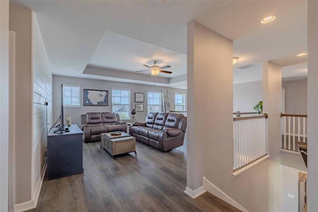 For Sale: $789,000 (5 beds, 3 baths, 3292 Square Feet)