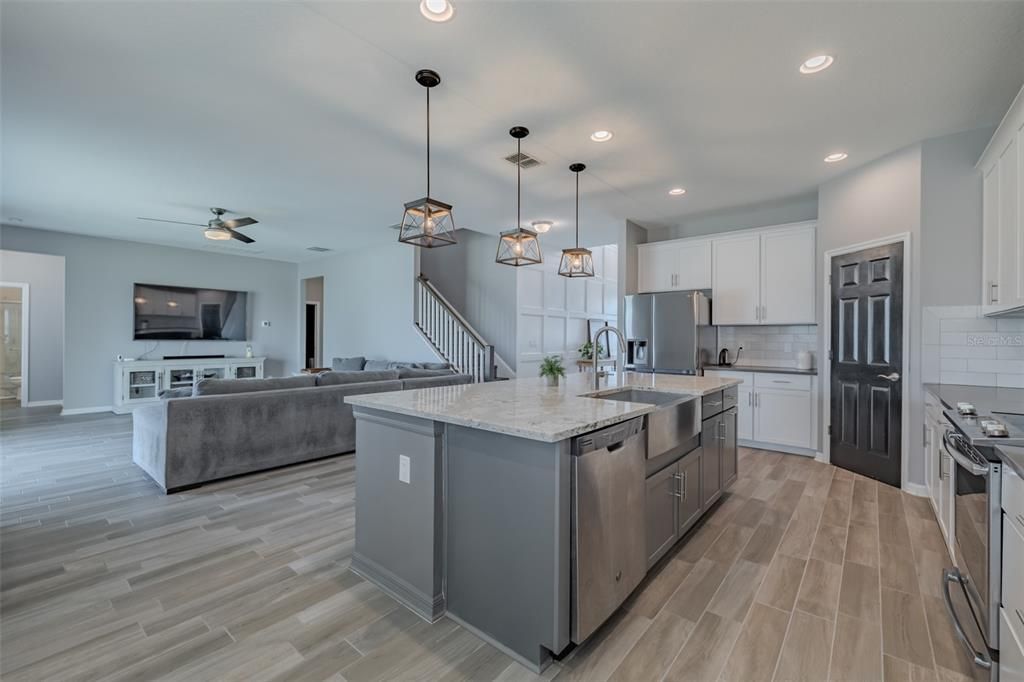 For Sale: $789,000 (5 beds, 3 baths, 3292 Square Feet)
