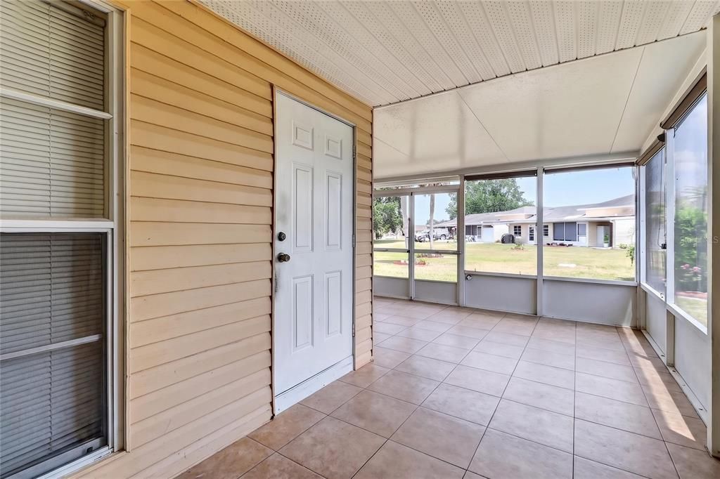 For Sale: $135,000 (2 beds, 1 baths, 860 Square Feet)