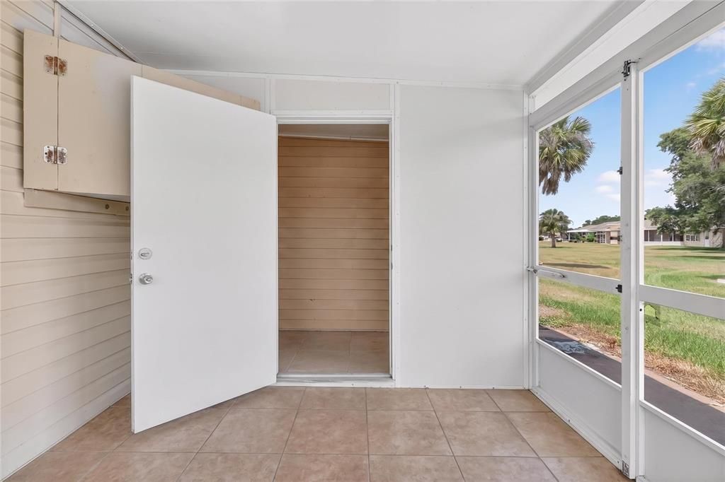 For Sale: $135,000 (2 beds, 1 baths, 860 Square Feet)