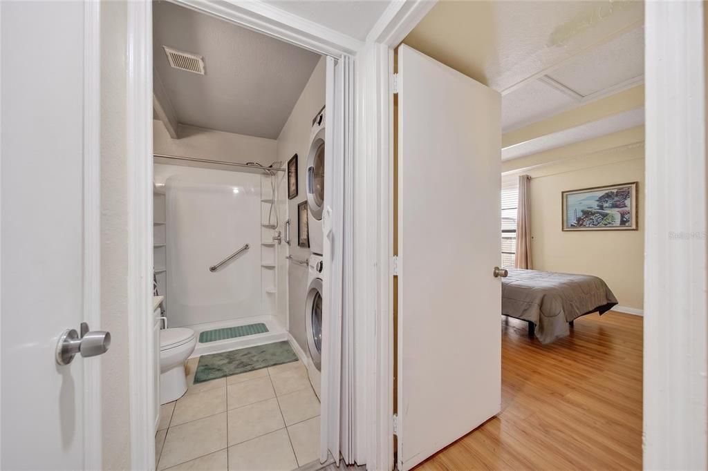 For Sale: $135,000 (2 beds, 1 baths, 860 Square Feet)