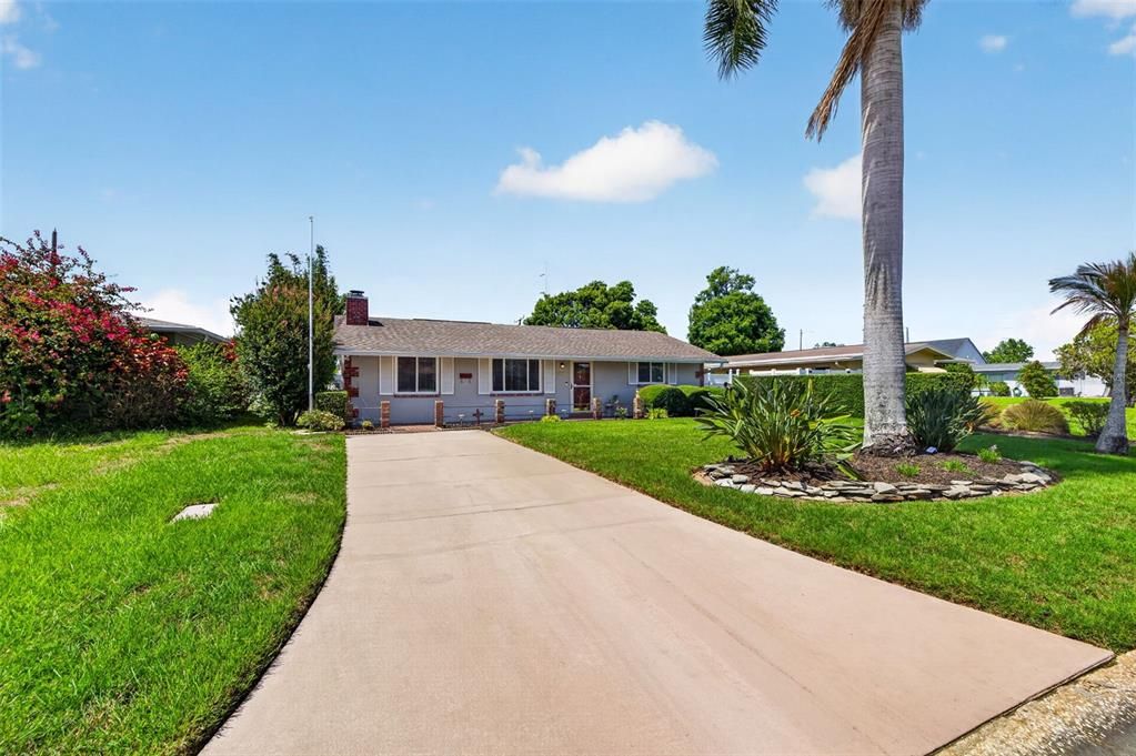 For Sale: $597,650 (3 beds, 2 baths, 1759 Square Feet)
