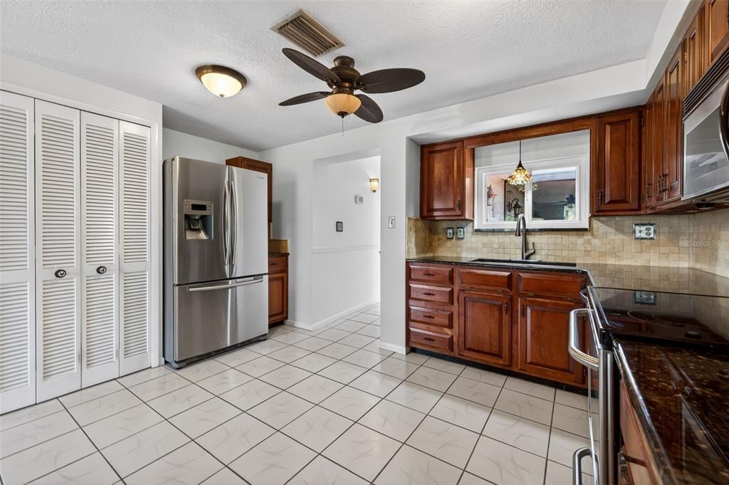 For Sale: $597,650 (3 beds, 2 baths, 1759 Square Feet)
