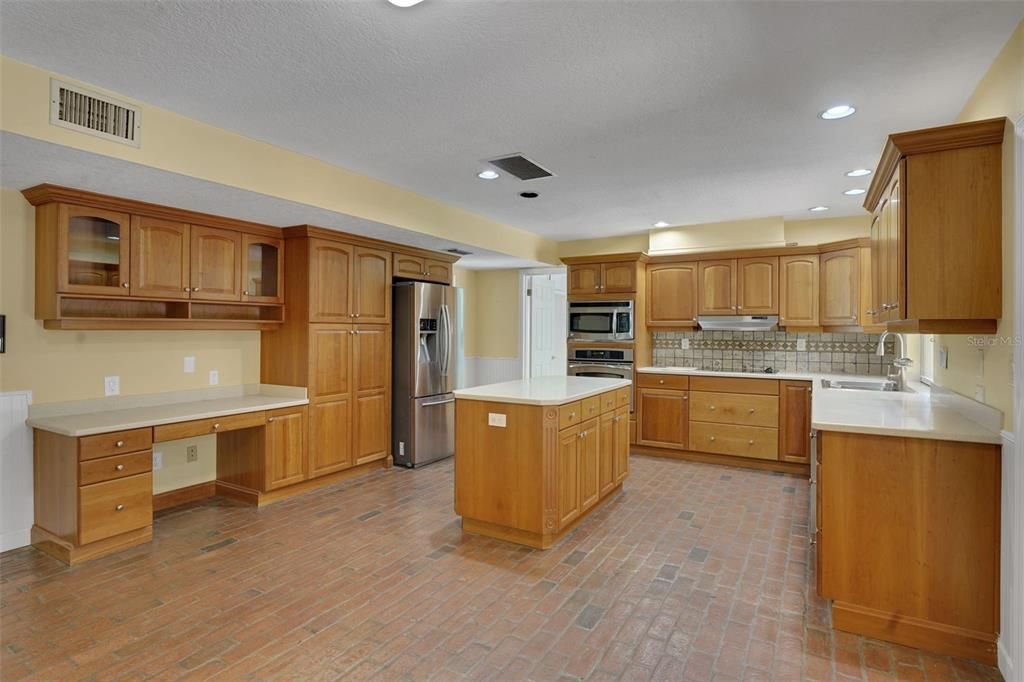 For Sale: $749,000 (4 beds, 3 baths, 3180 Square Feet)