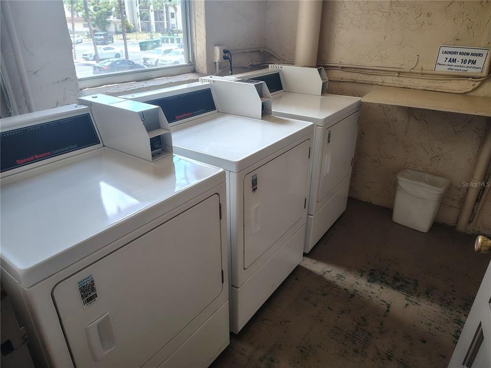 For Rent: $1,150 (2 beds, 1 baths, 912 Square Feet)