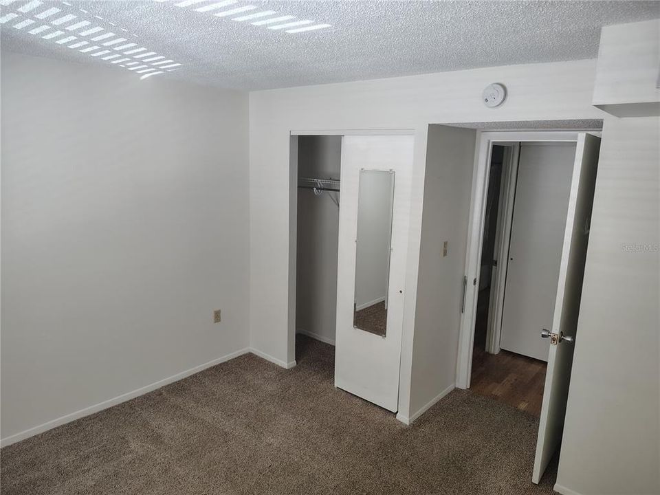 For Rent: $1,150 (2 beds, 1 baths, 912 Square Feet)