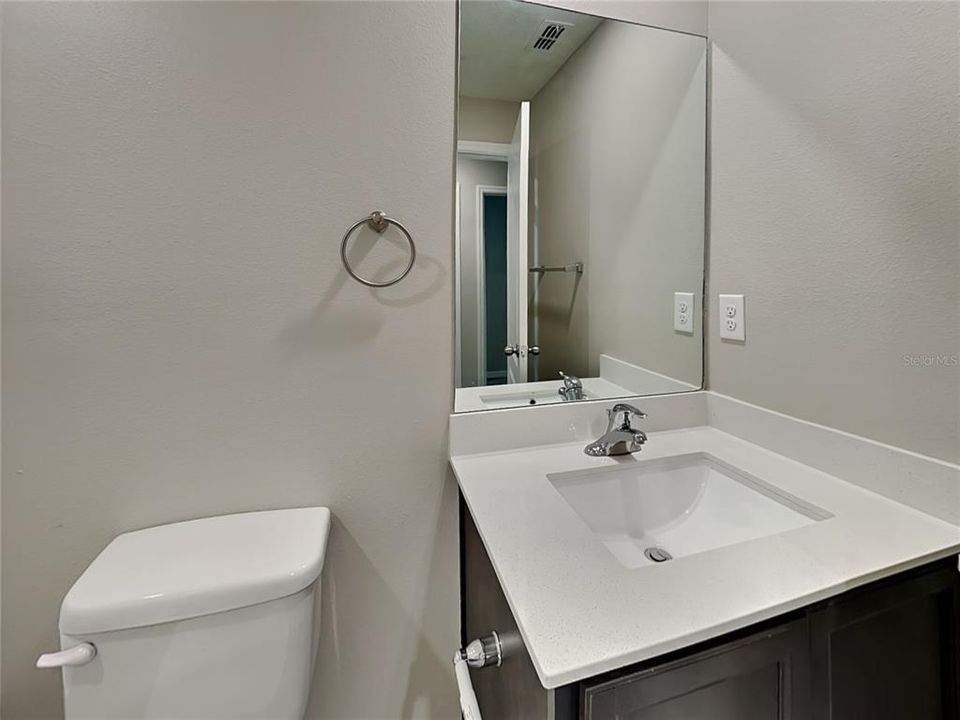 For Rent: $1,919 (3 beds, 2 baths, 1678 Square Feet)