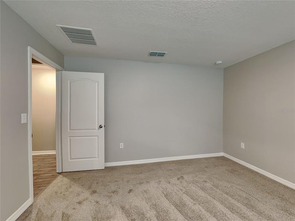 For Rent: $1,919 (3 beds, 2 baths, 1678 Square Feet)