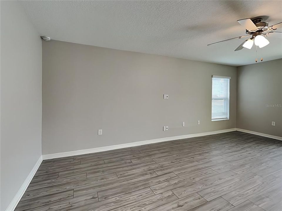 For Rent: $1,919 (3 beds, 2 baths, 1678 Square Feet)