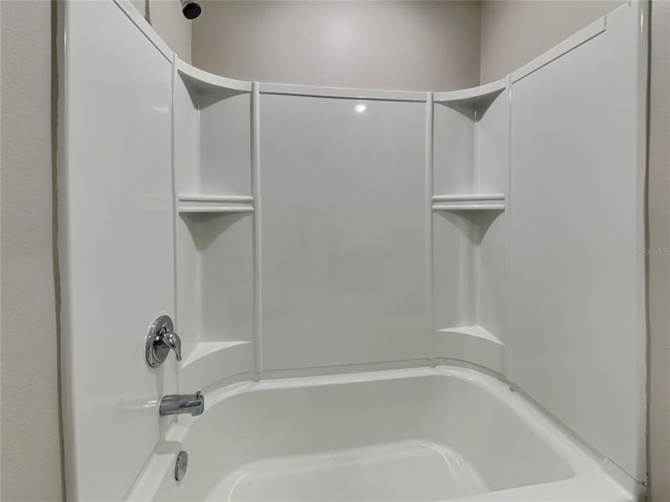 For Rent: $1,919 (3 beds, 2 baths, 1678 Square Feet)