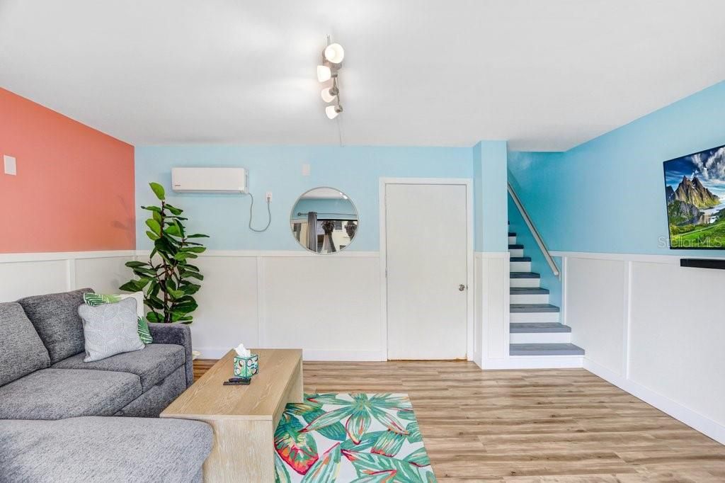 En Venta: $450,000 (2 camas, 2 baños, 1400 Pies cuadrados)