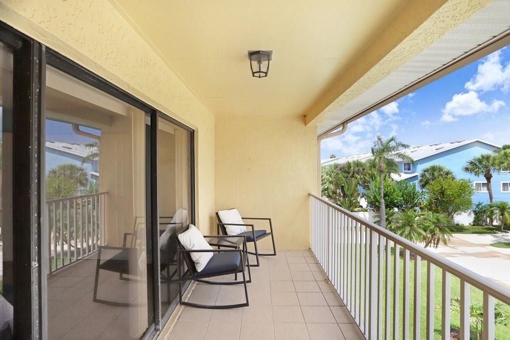 En Venta: $450,000 (2 camas, 2 baños, 1400 Pies cuadrados)