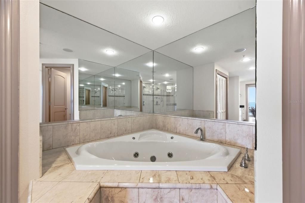 For Sale: $2,900,000 (4 beds, 4 baths, 3545 Square Feet)
