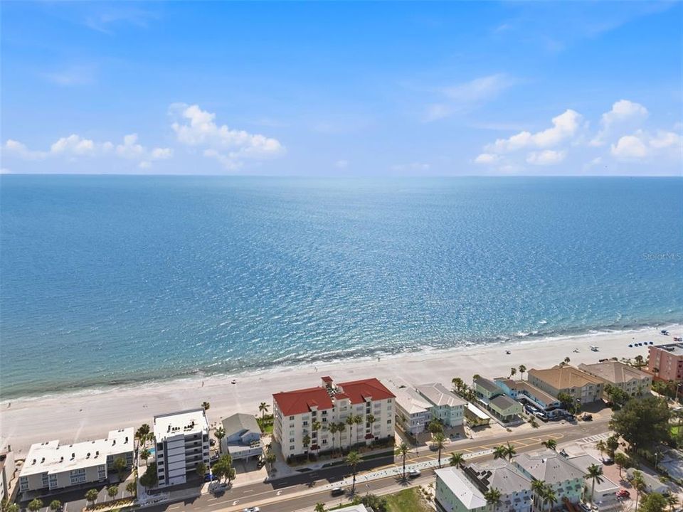 For Sale: $2,900,000 (4 beds, 4 baths, 3545 Square Feet)