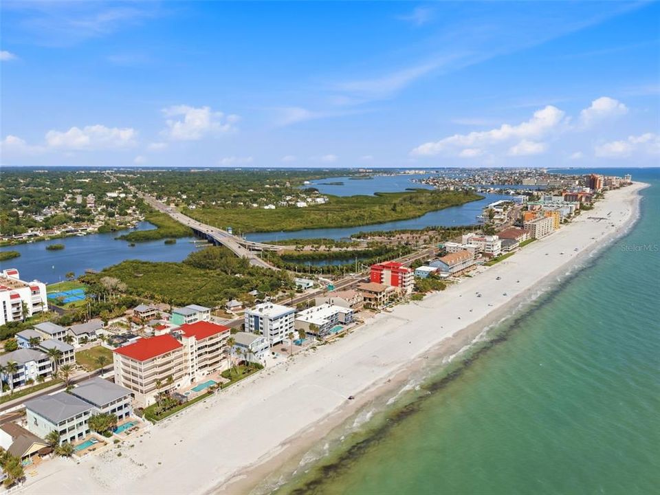 For Sale: $2,900,000 (4 beds, 4 baths, 3545 Square Feet)