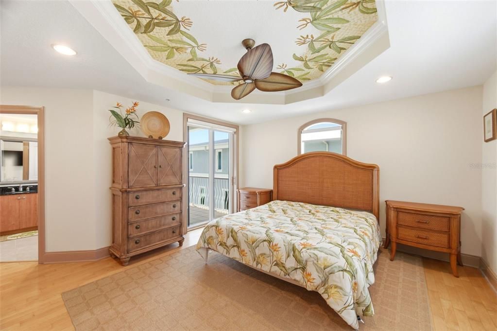 For Sale: $2,900,000 (4 beds, 4 baths, 3545 Square Feet)