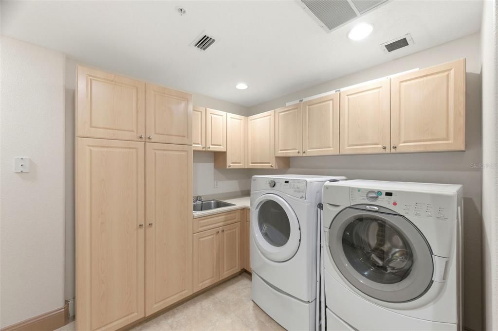 For Sale: $2,900,000 (4 beds, 4 baths, 3545 Square Feet)