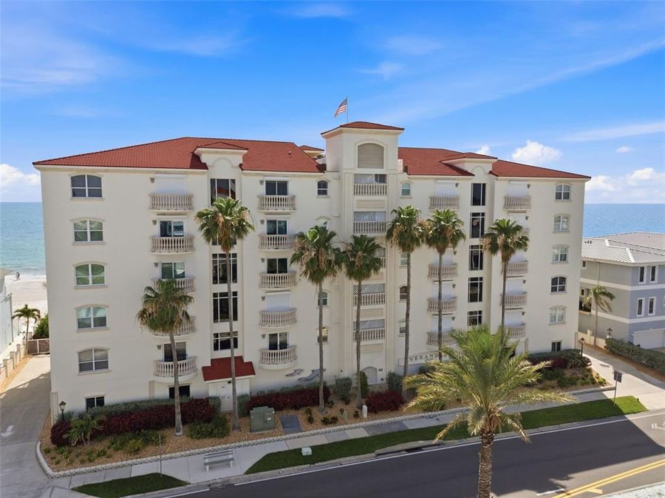 For Sale: $2,900,000 (4 beds, 4 baths, 3545 Square Feet)