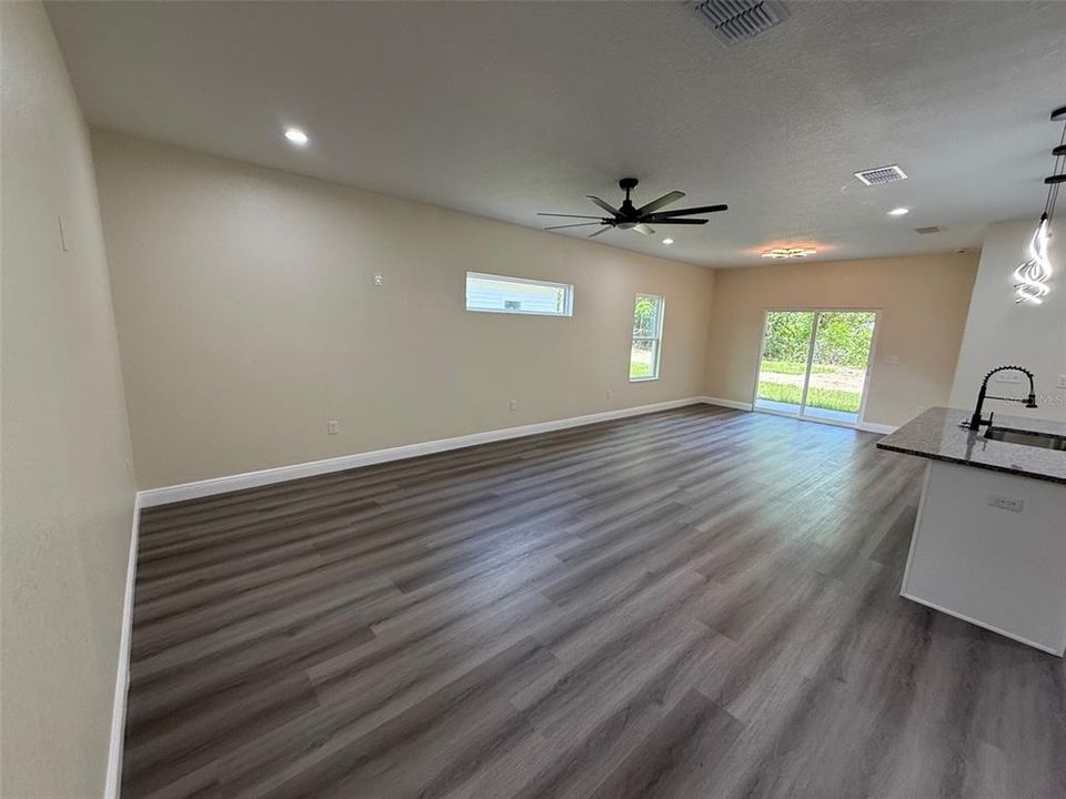 Active With Contract: $275,000 (3 beds, 2 baths, 1508 Square Feet)