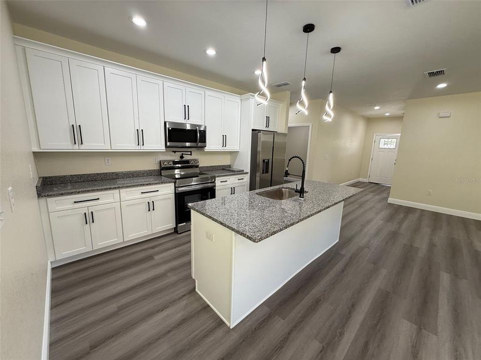 Active With Contract: $275,000 (3 beds, 2 baths, 1508 Square Feet)