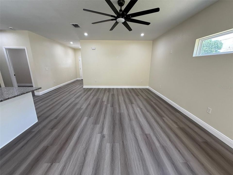 Active With Contract: $275,000 (3 beds, 2 baths, 1508 Square Feet)