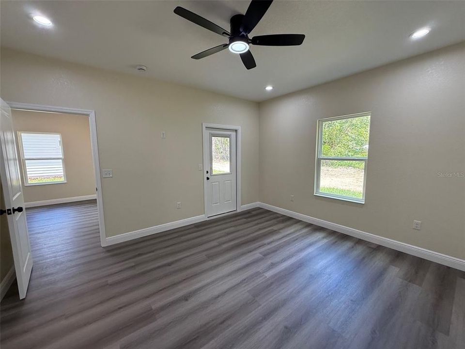 Active With Contract: $275,000 (3 beds, 2 baths, 1508 Square Feet)
