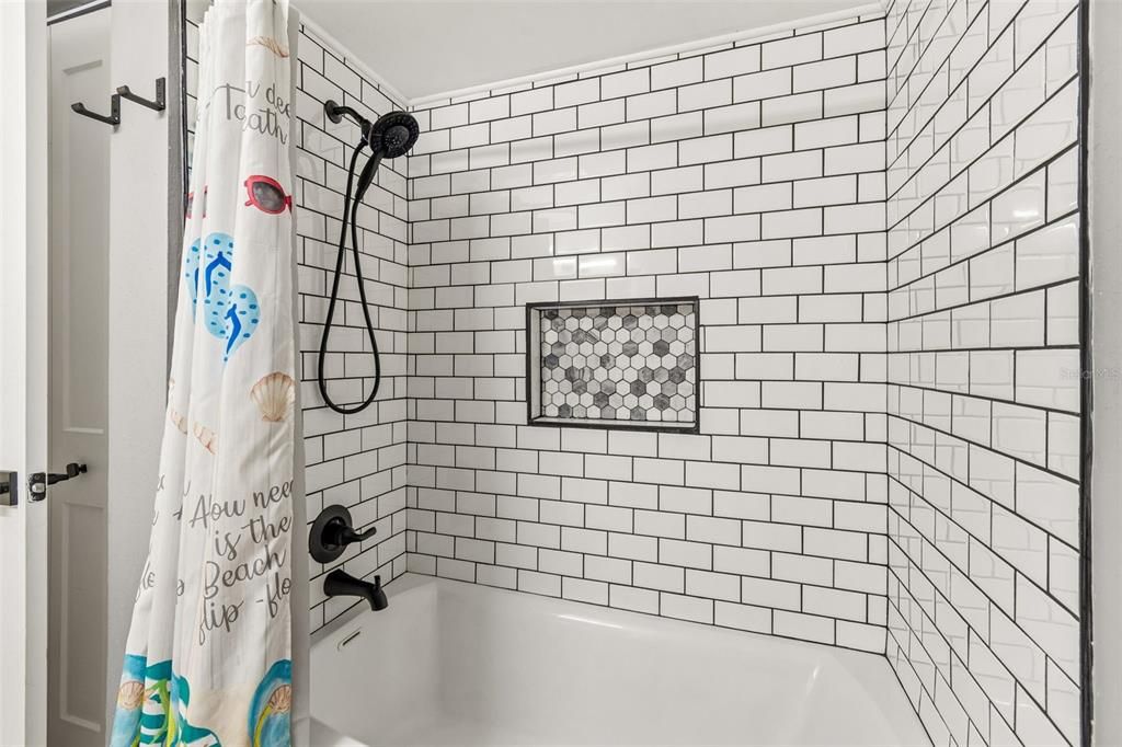 Active With Contract: $300,000 (3 beds, 2 baths, 1751 Square Feet)