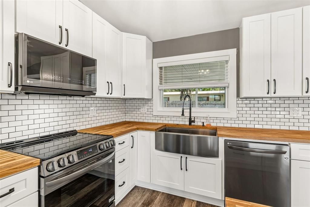 Active With Contract: $300,000 (3 beds, 2 baths, 1751 Square Feet)
