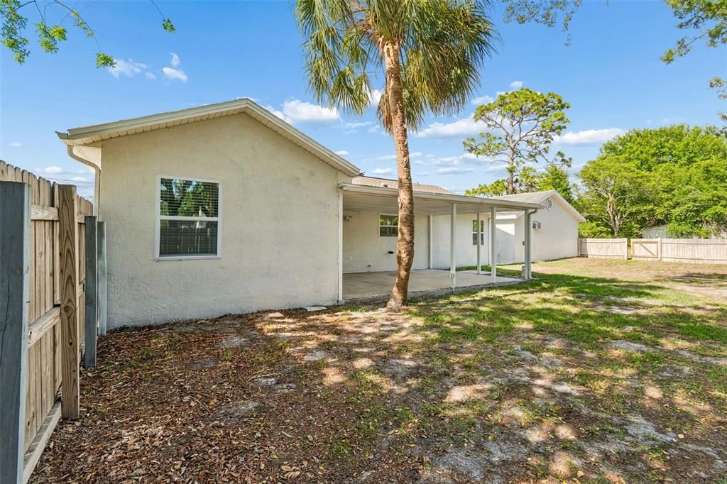 Active With Contract: $300,000 (3 beds, 2 baths, 1751 Square Feet)