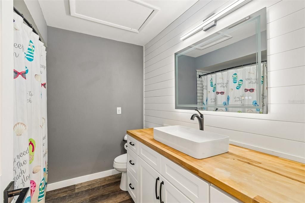 Active With Contract: $300,000 (3 beds, 2 baths, 1751 Square Feet)